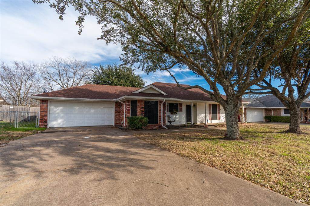 121 Curtis Lane - Photo 1