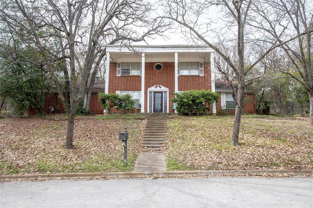 1001 Circle Lane - Photo 1