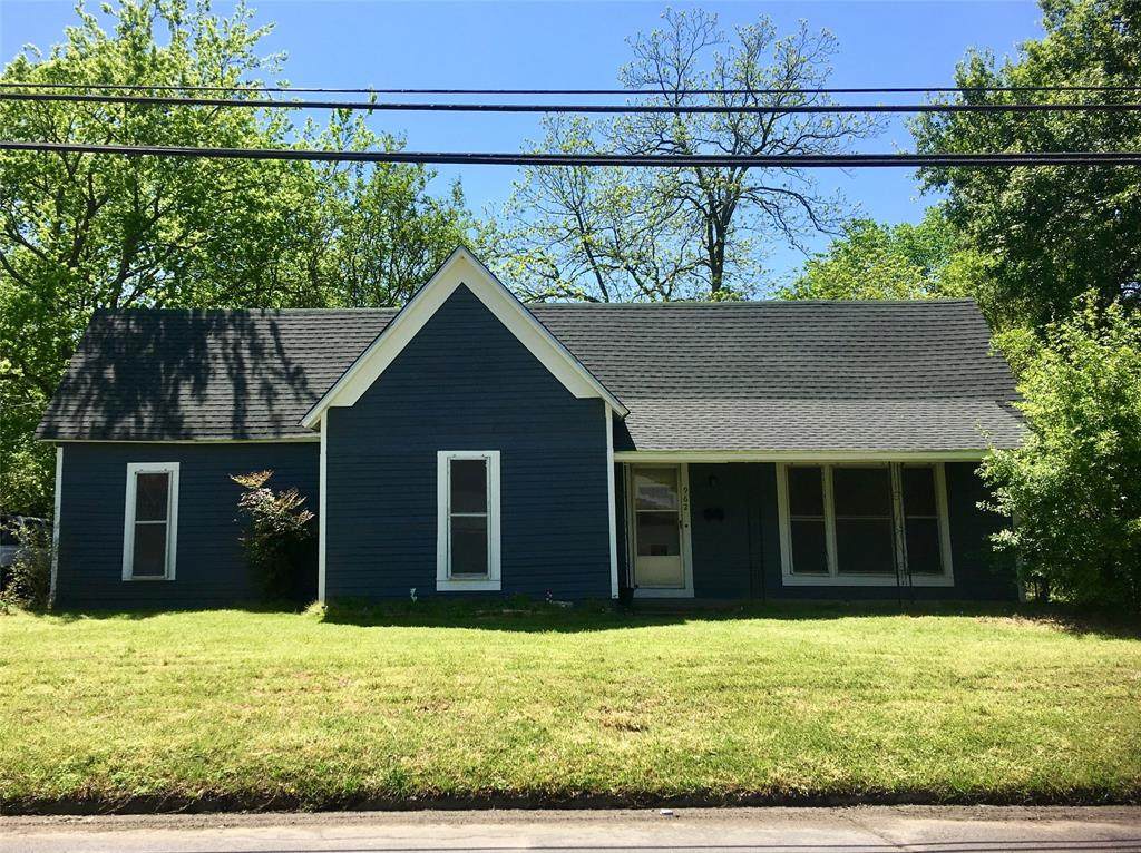962 College Street - Photo 1