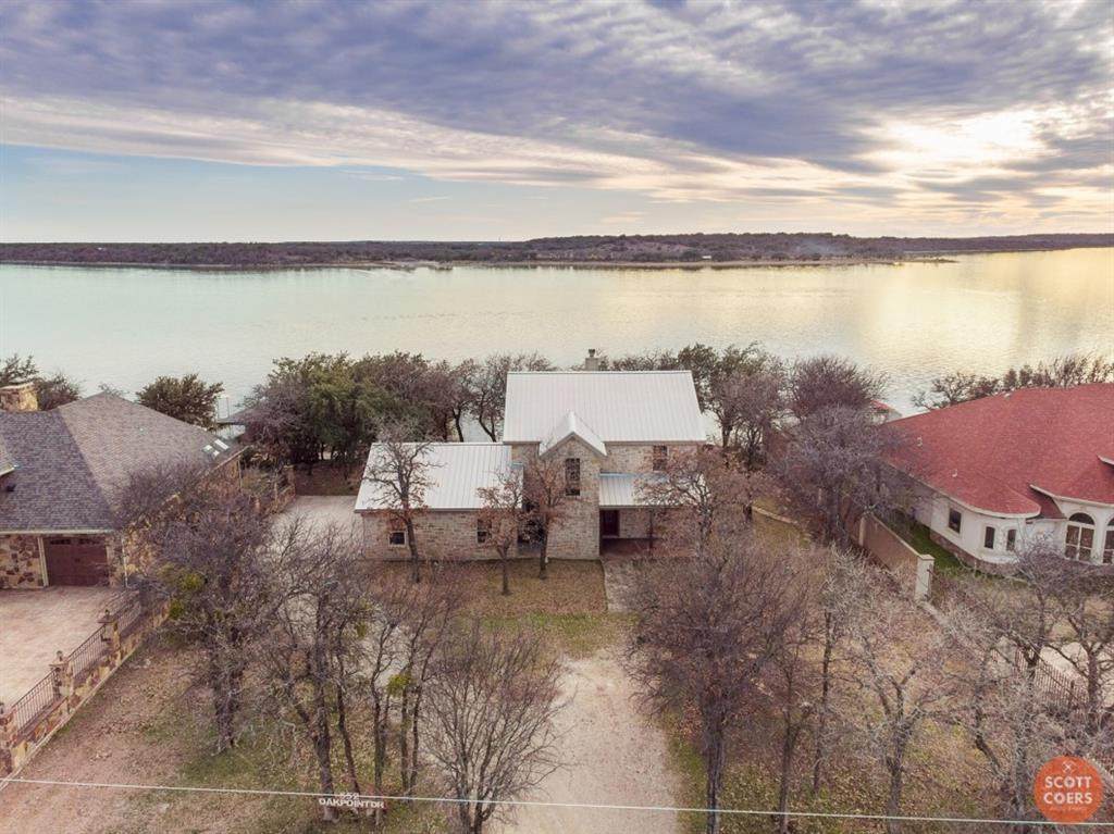 552 Oak Point Dr. - Photo 1