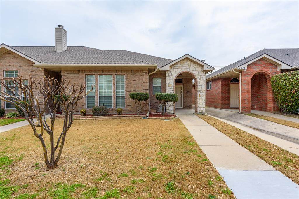 1318 Poinsettia Boulevard - Photo 1