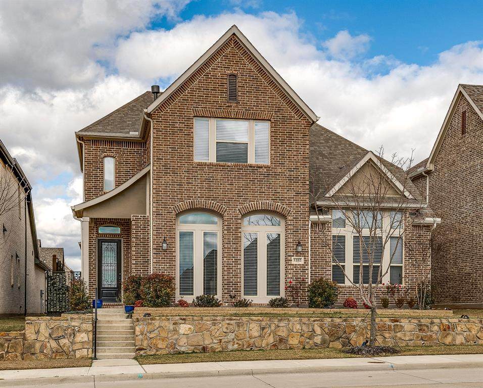 1102 Ferndale Drive - Photo 1