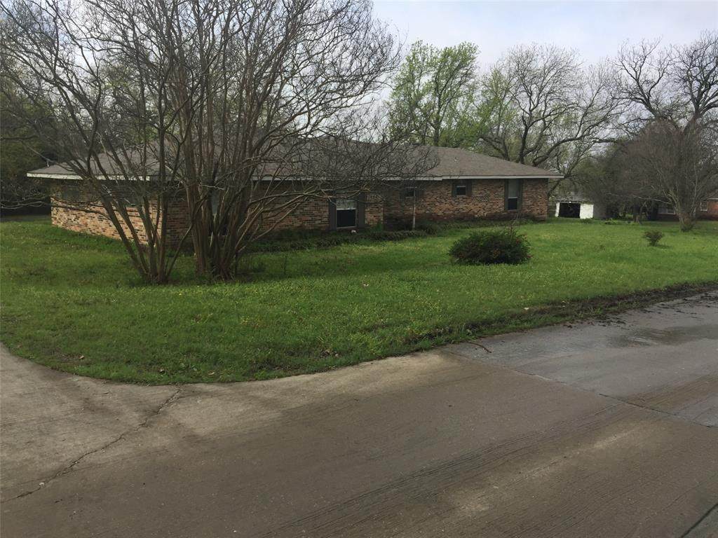 206 3rd Street - Photo 1