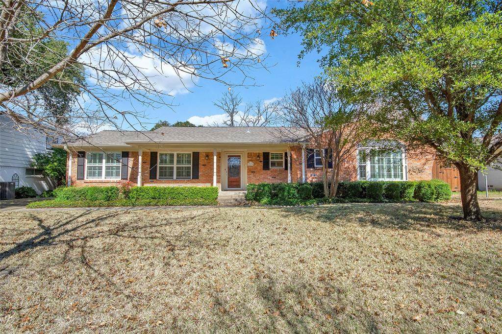 920 Chadwick Drive - Photo 1