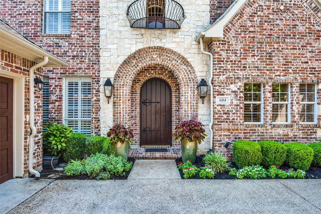 604 Regency Crossing - Photo 1