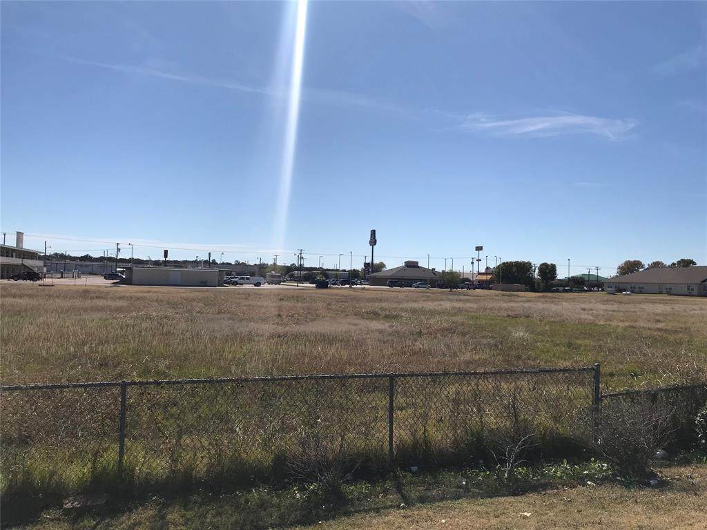 3601 180 E - Photo 1
