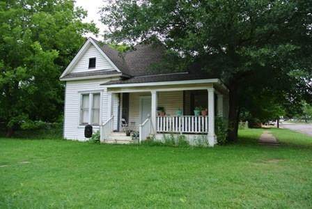 521 Elm Street - Photo 1