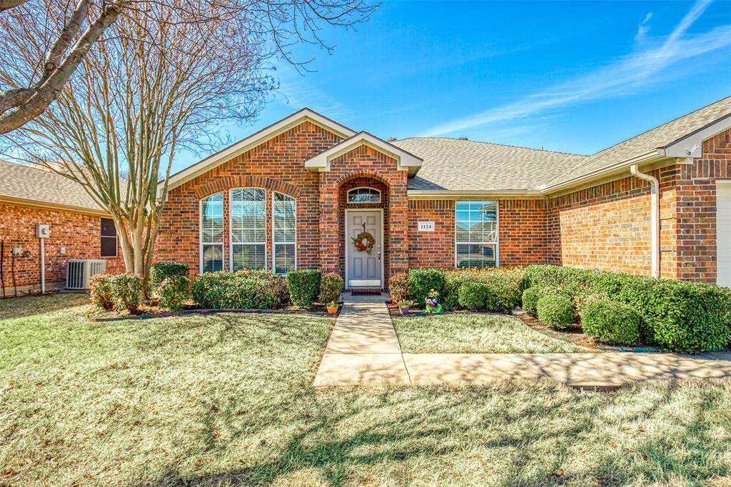 1124 Twin Lakes Drive - Photo 1