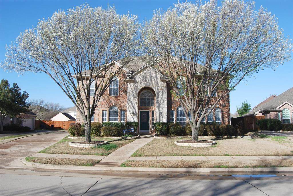 332 Longview Drive - Photo 1