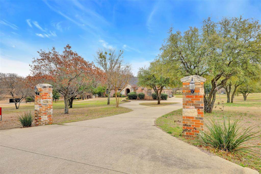 2466 County Road 852 - Photo 1