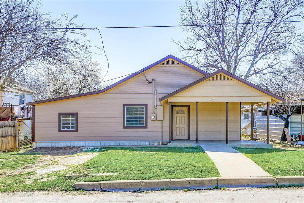 707 9th Street - Photo 1