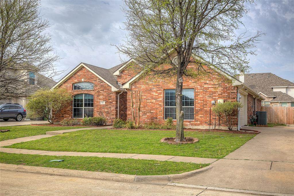 917 Hunters Glen - Photo 1