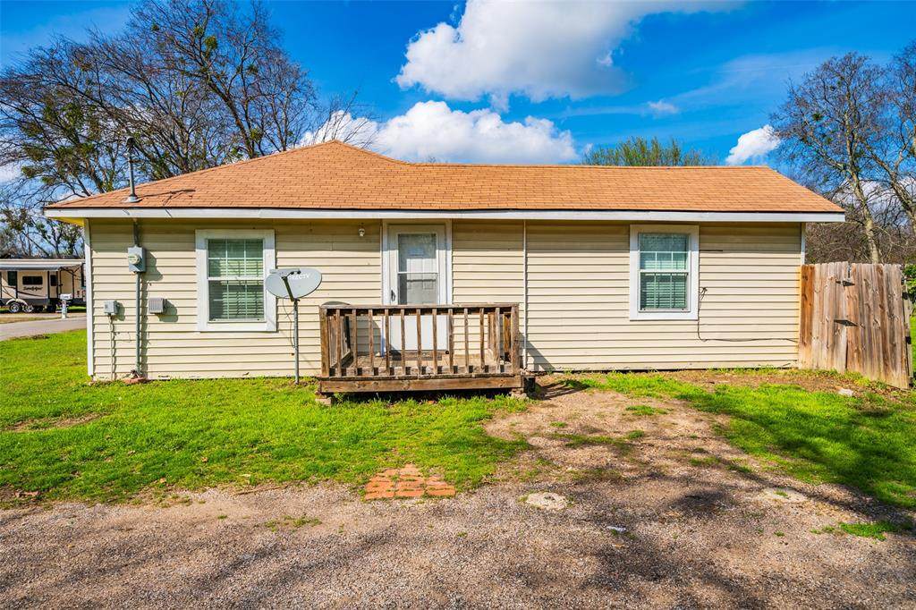 102 Summit Street - Photo 1