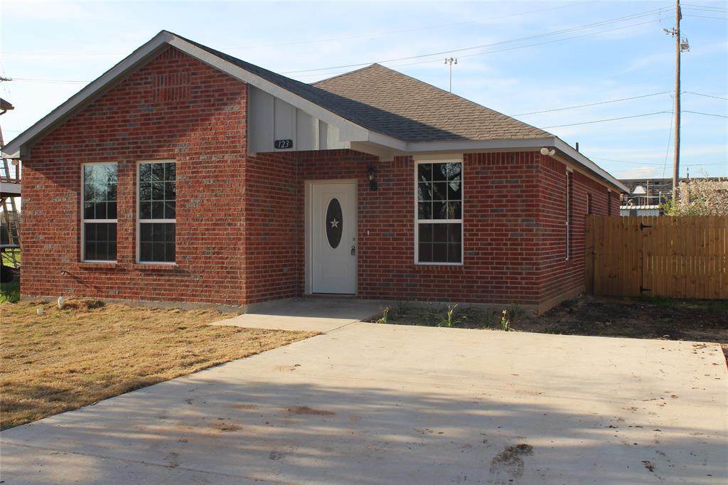 123 Peacock Street - Photo 1