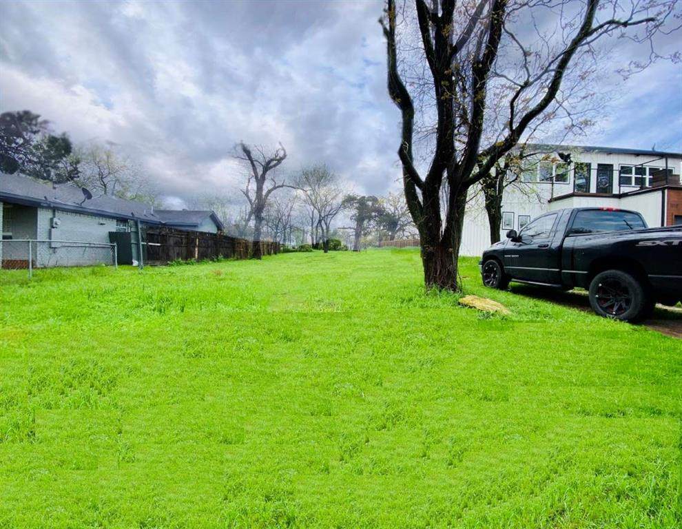 1016 Claude Street - Photo 1