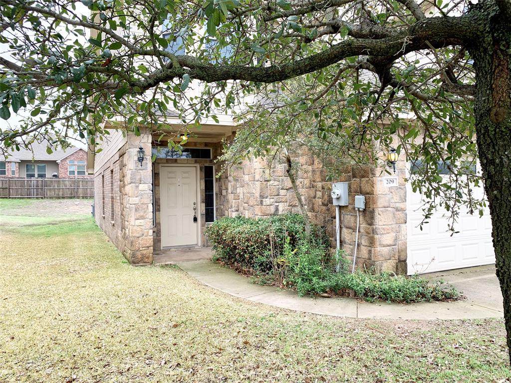209 Emma Call Court - Photo 1