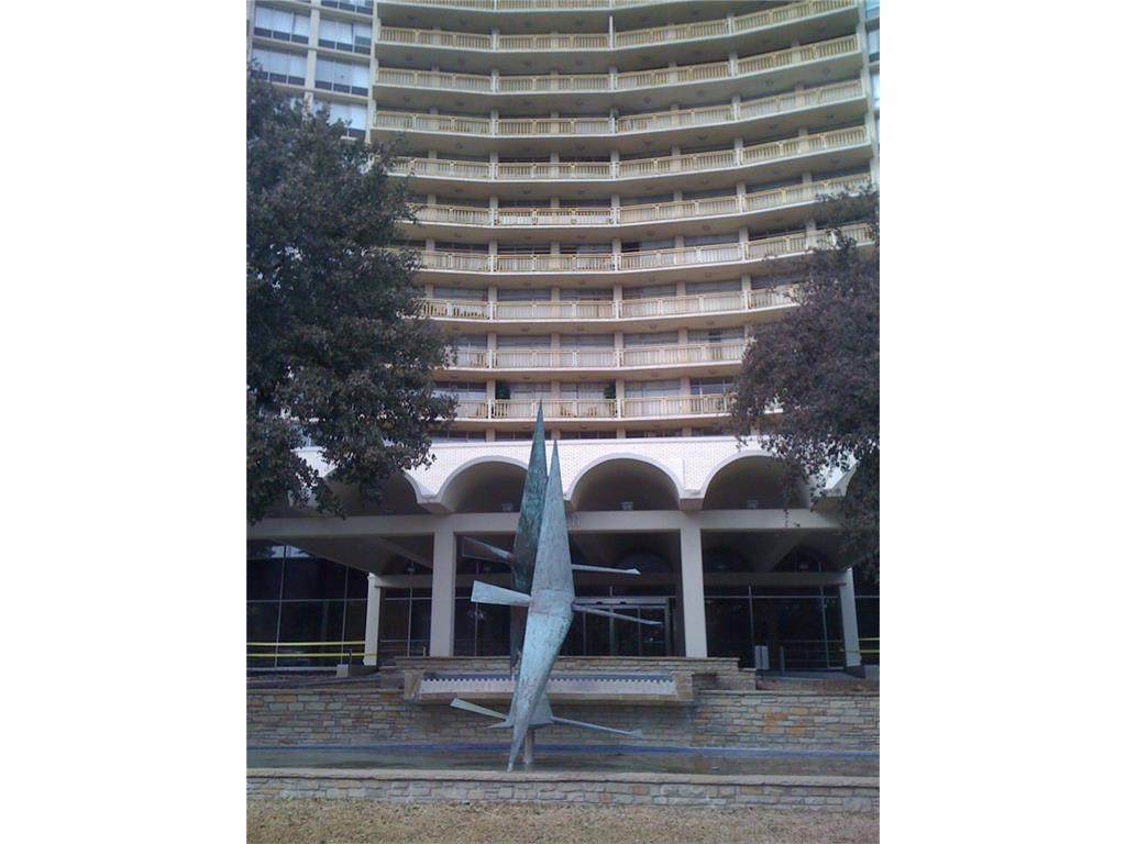 6211 Northwest Highway - Photo 1