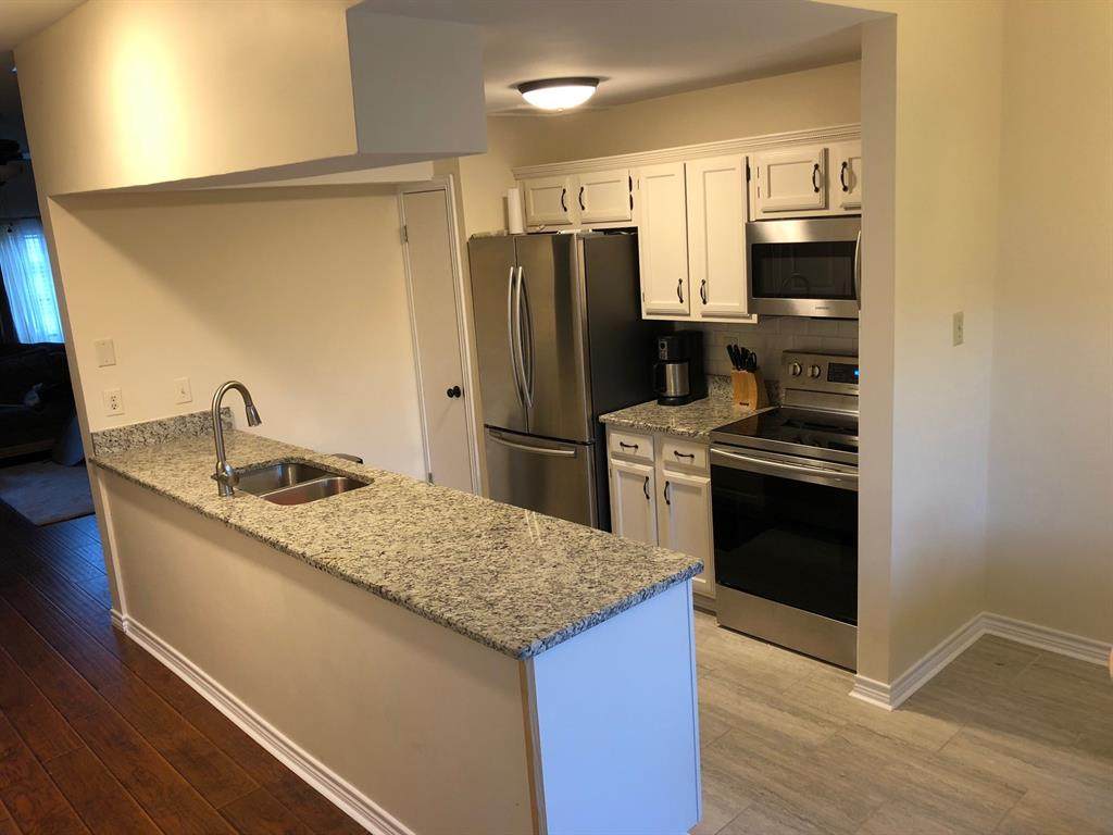 206 Samuel Boulevard - Photo 1