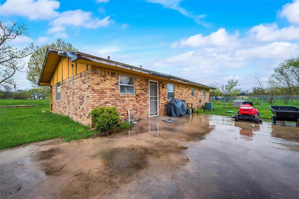 305 Ash Street - Photo 1