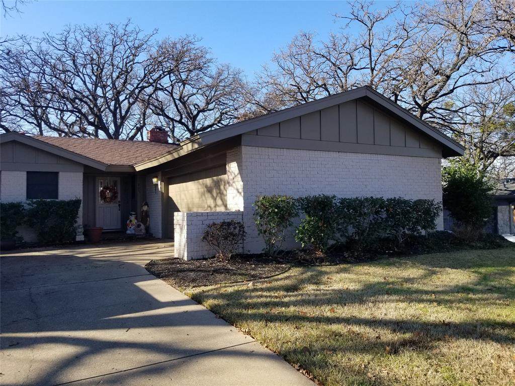 905 Wade Drive - Photo 1
