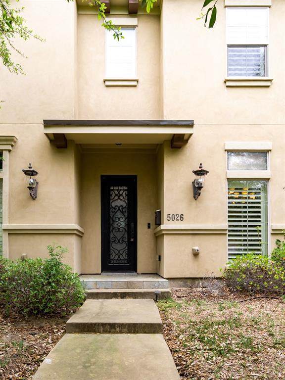 5026 Pershing Avenue - Photo 1