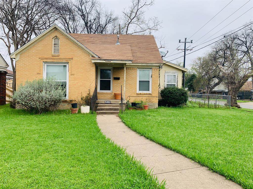 5202 Stoneleigh Avenue - Photo 1
