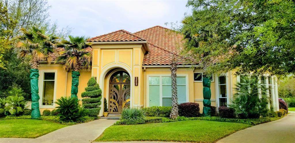 300 Travis Court - Photo 1