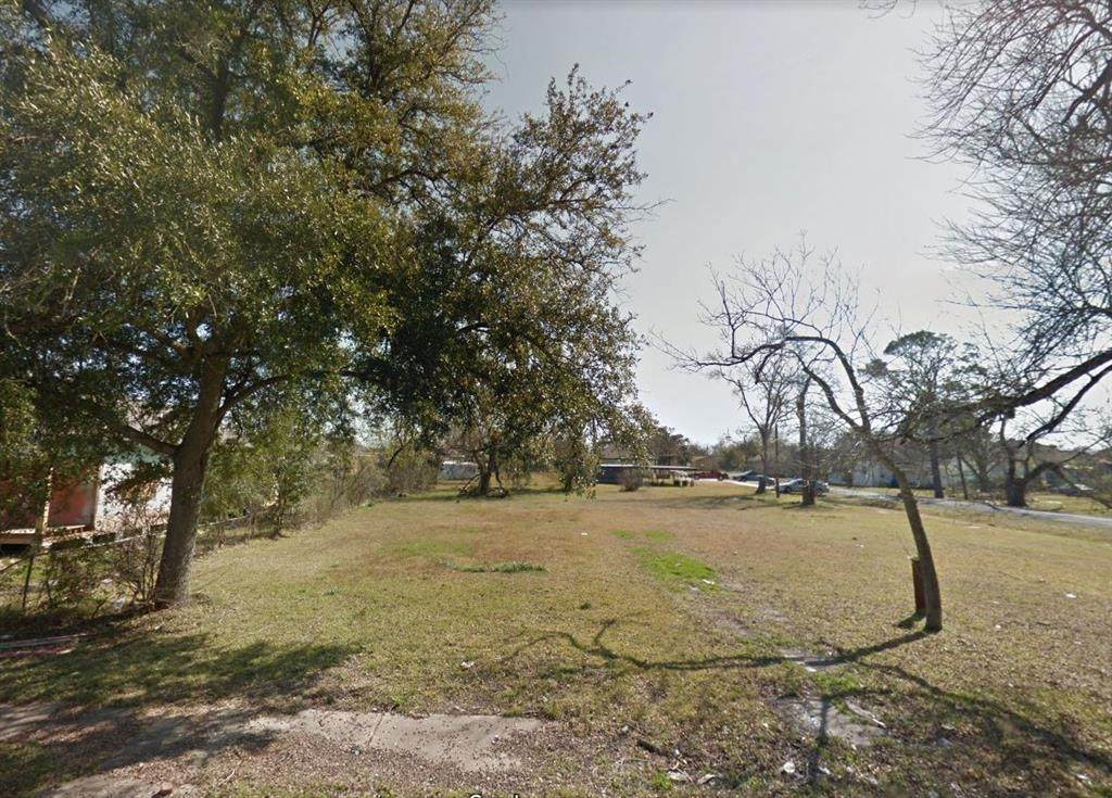 1706 9th Street - Photo 1