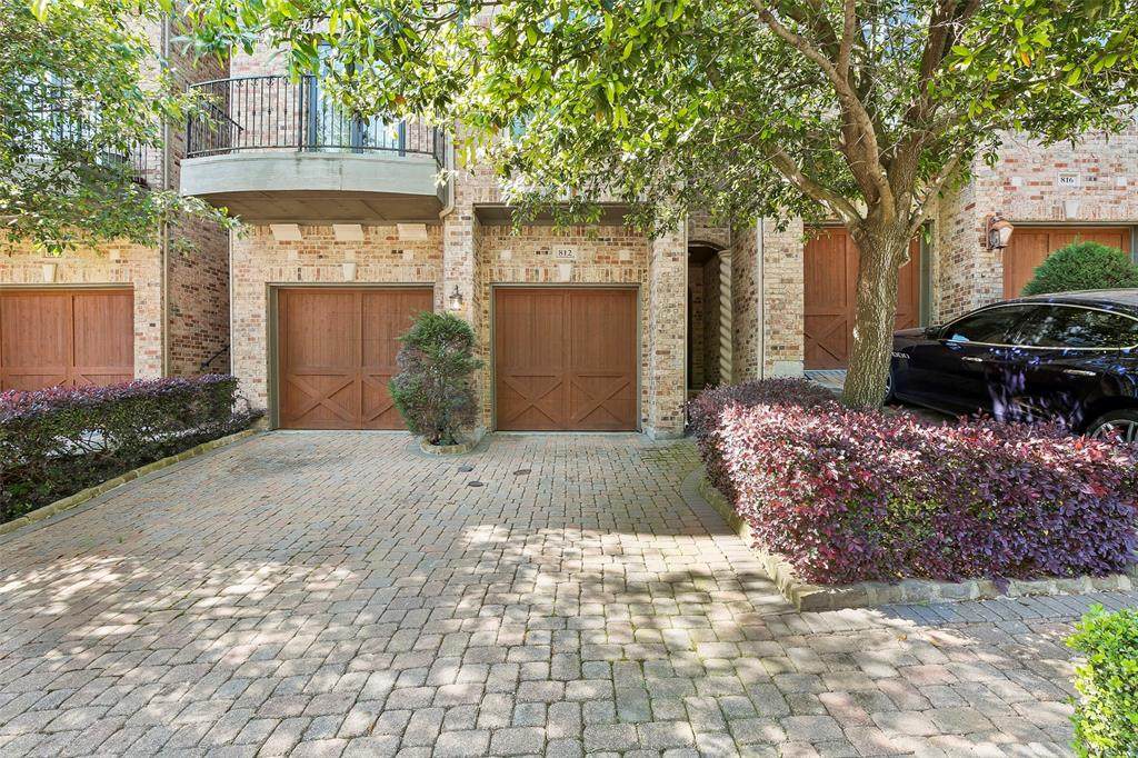 812 Rockingham Drive - Photo 1