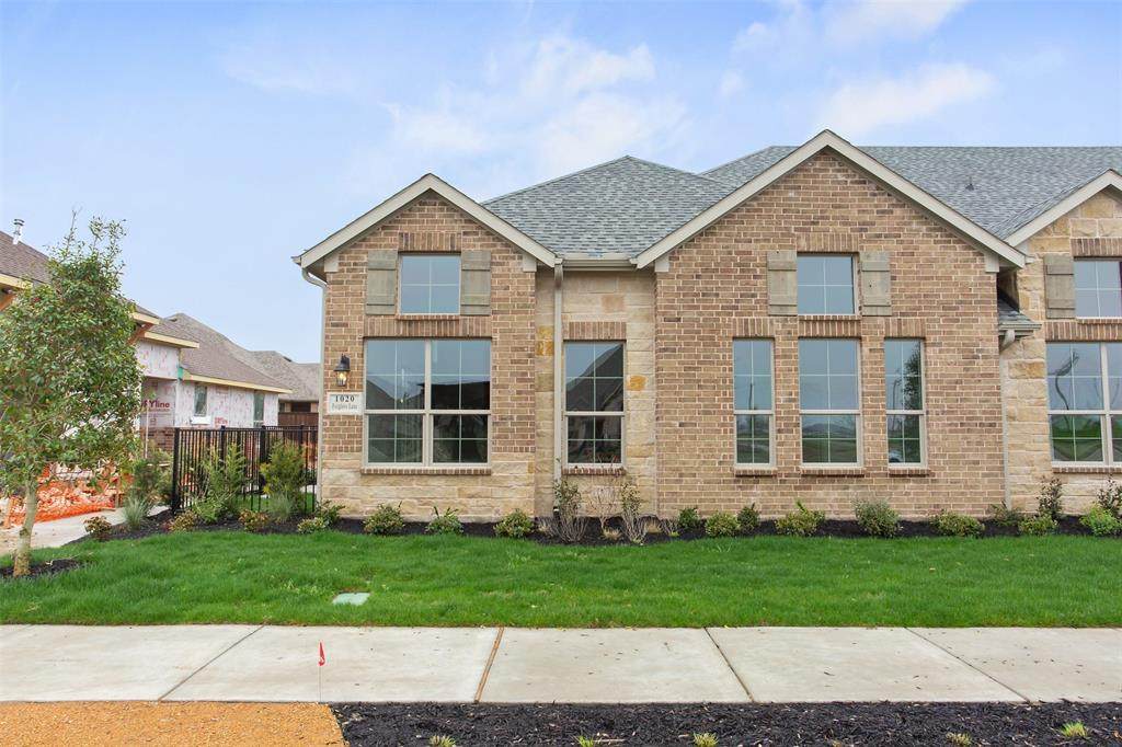 1020 Foxglove Lane - Photo 1