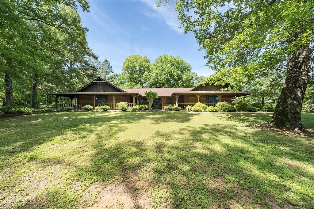 211 County Road 1317 - Photo 1