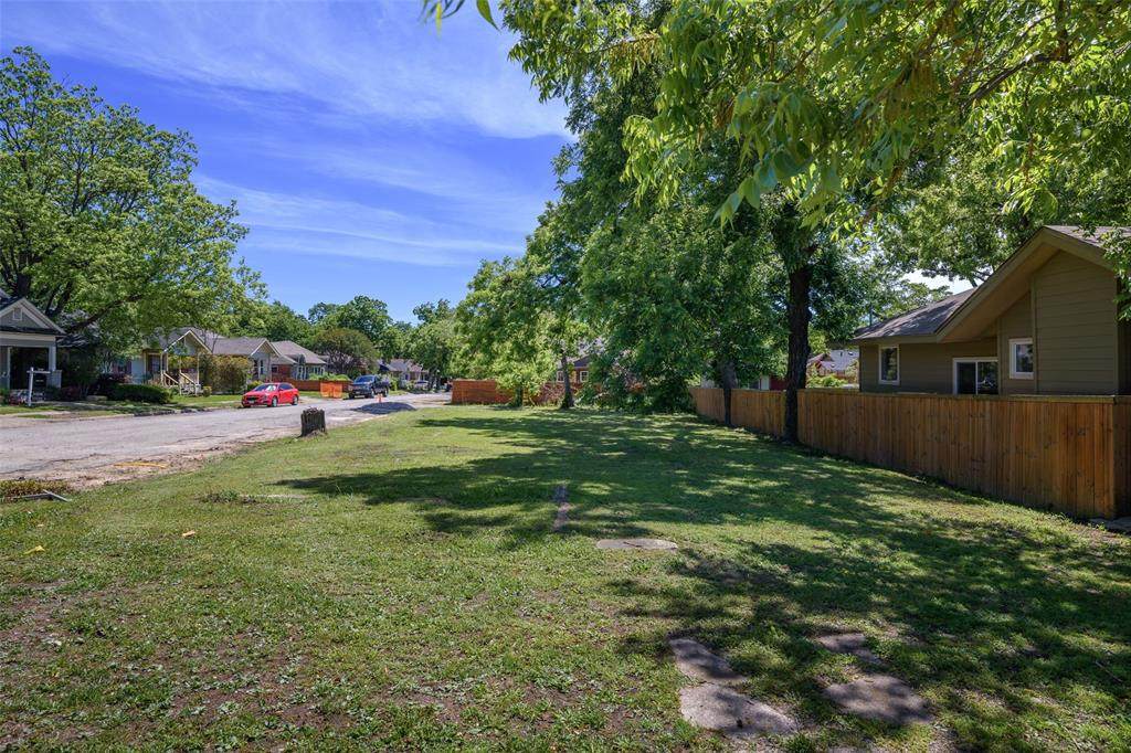 652 Tyler Street - Photo 1