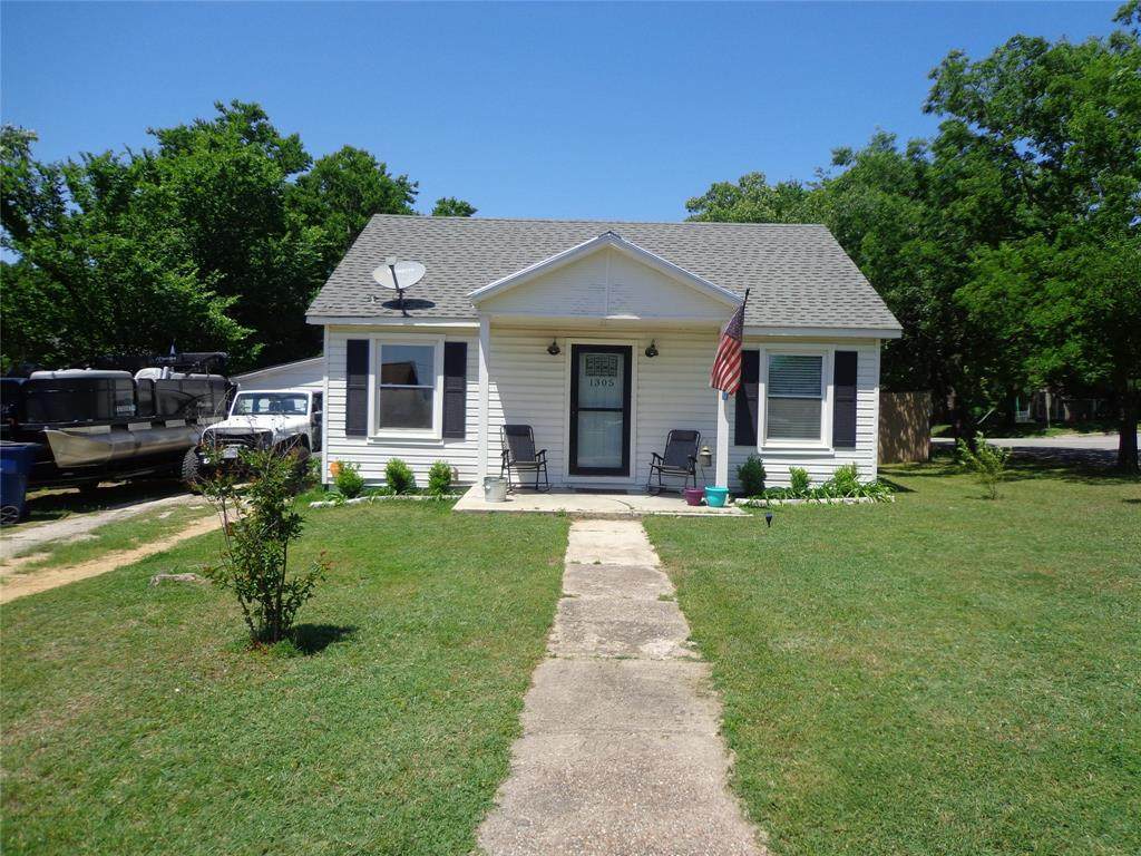 1305 Court Circle - Photo 1 1305 Court Circle - Photo 1