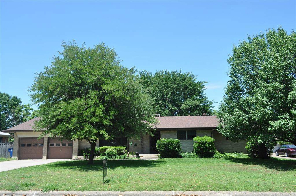 2308 Avondale Drive - Photo 1