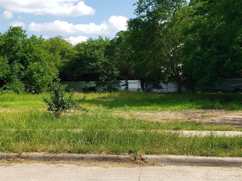 1626 Bayside Street - Photo 1