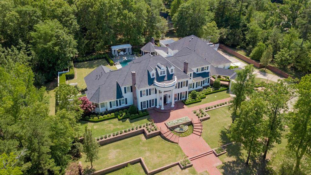 211 Saddle Creek Drive - Photo 1