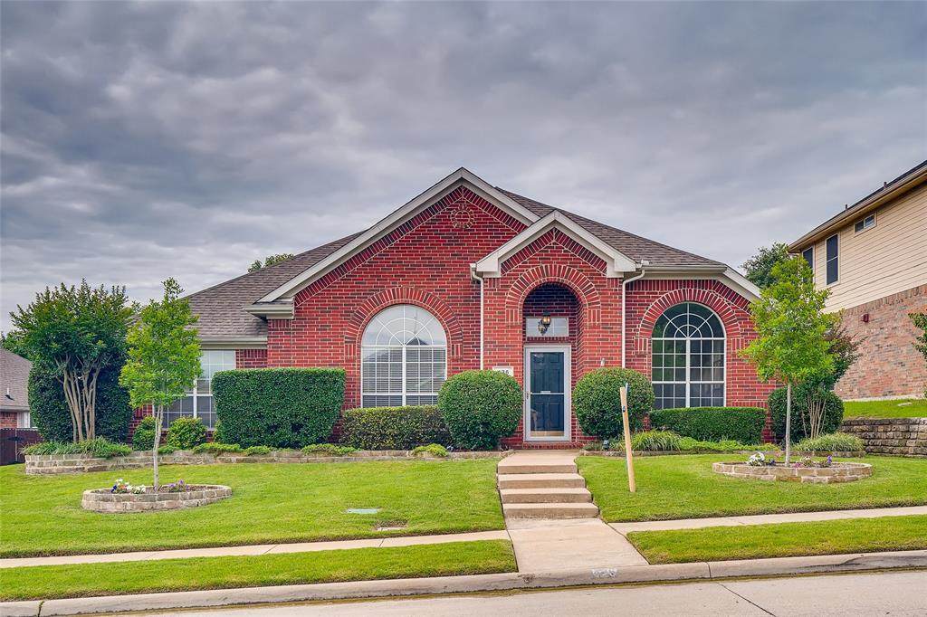 436 Crestview Point Drive - Photo 1