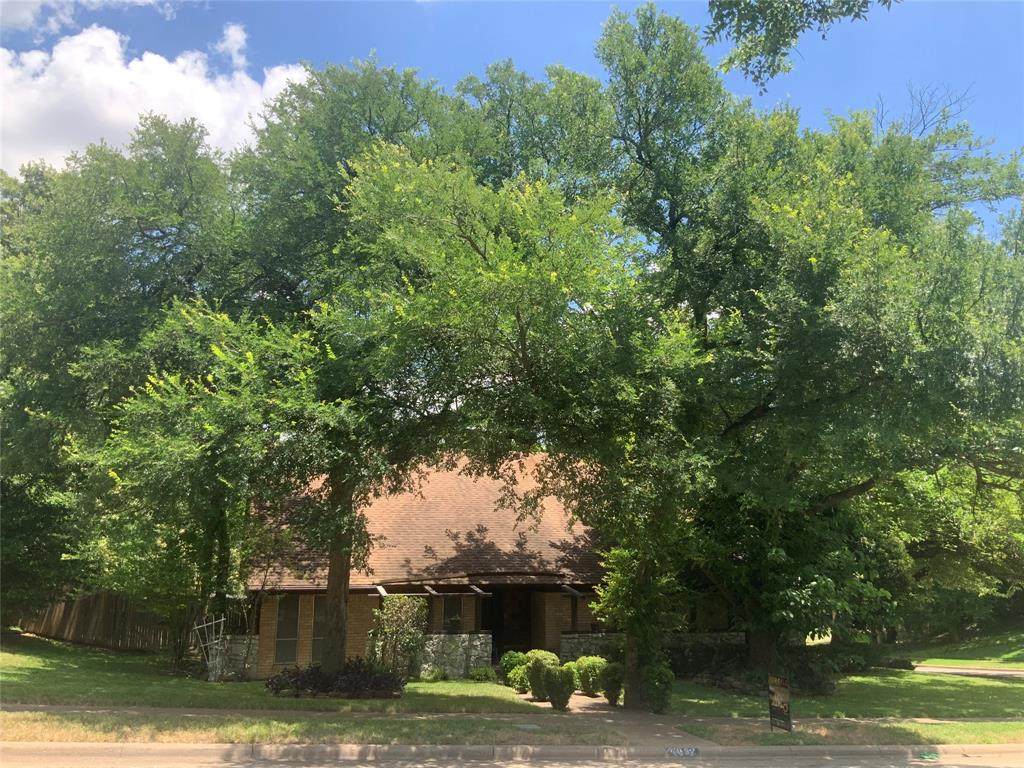 4032 Treeline Drive - Photo 1