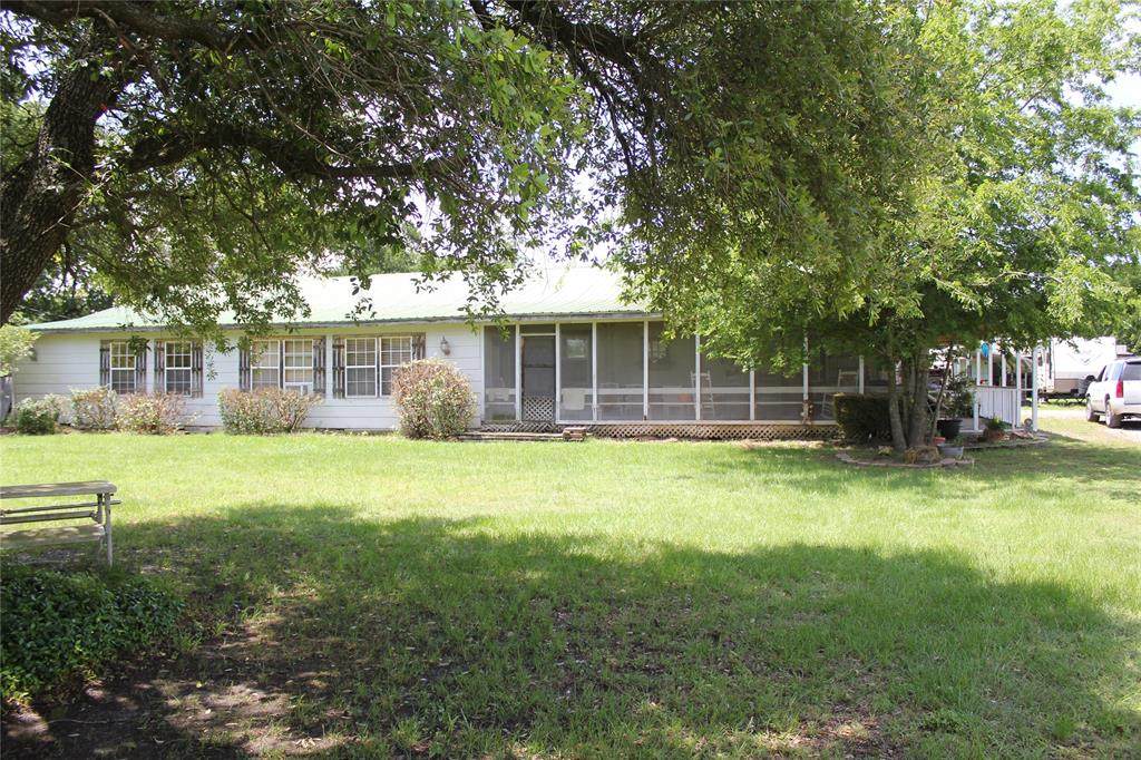 610 Fm 416 - Photo 1