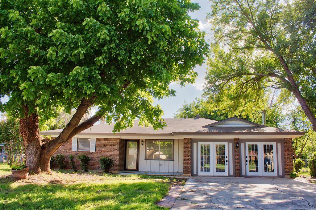 206 Park Drive - Photo 1