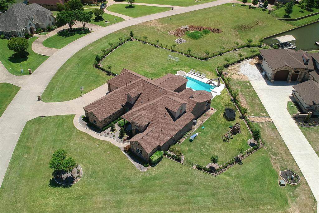 12524 Lake Shore Court - Photo 1