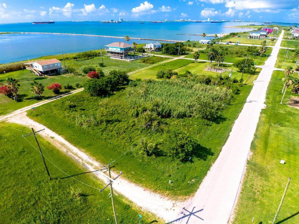 1830 Galveston Avenue - Photo 1