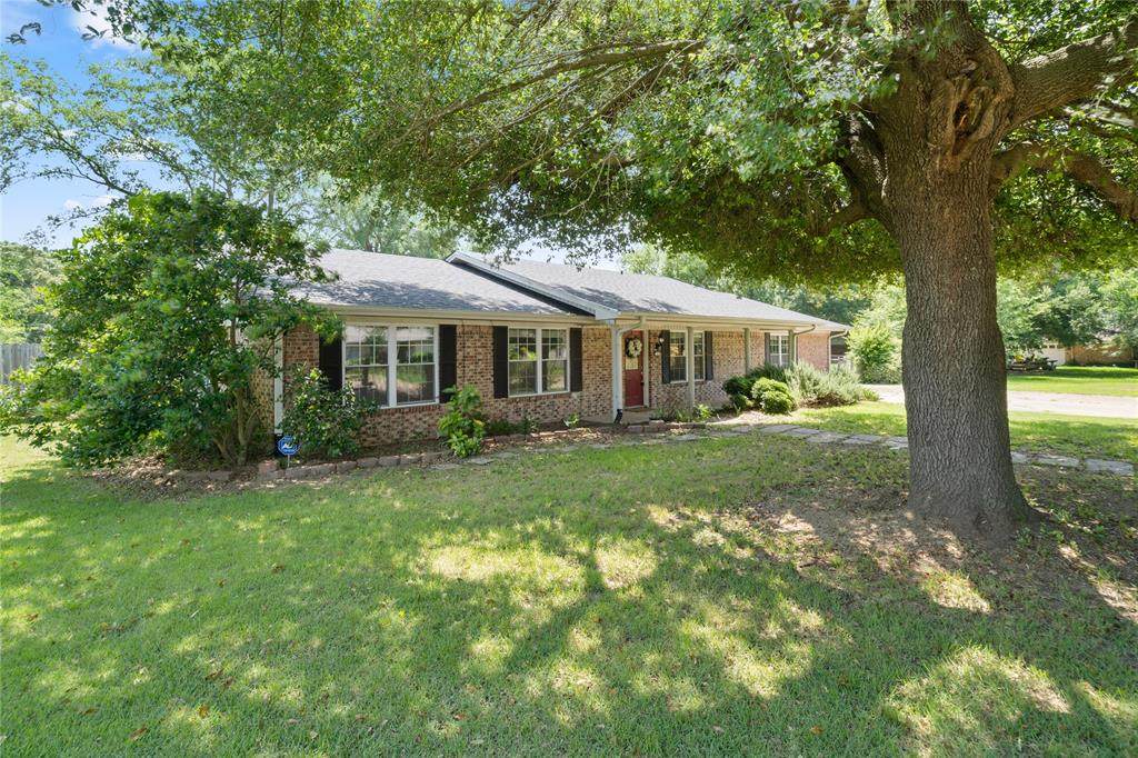 105 Randal Lane - Photo 1