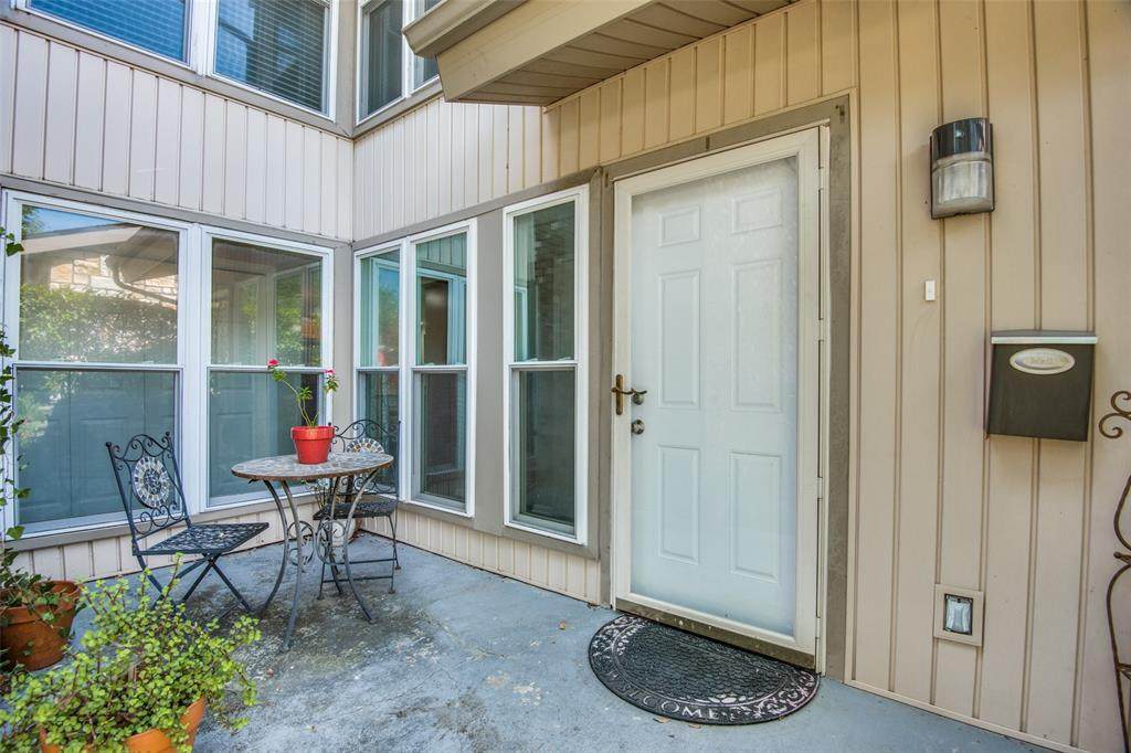 2988 Buttonwood Drive - Photo 1