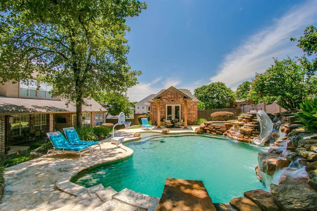 905 Crescent Drive - Photo 1