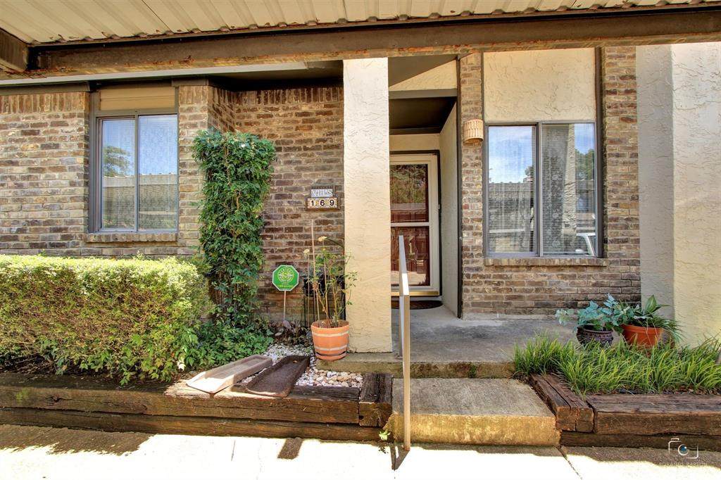 821 Dublin Drive - Photo 1