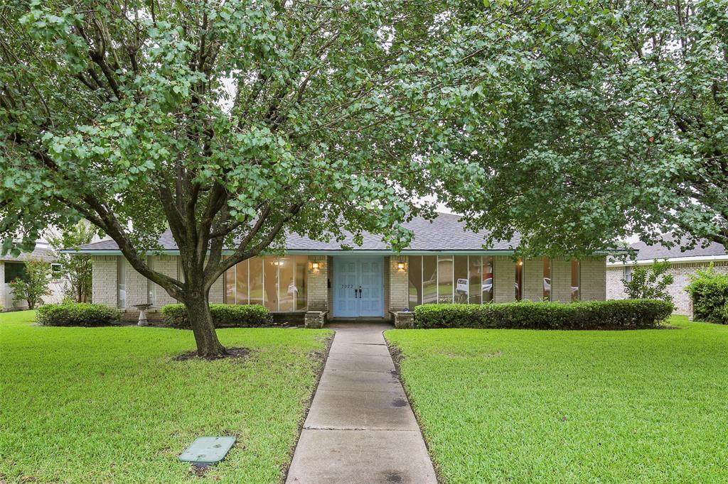 7022 Thornwood Drive - Photo 1