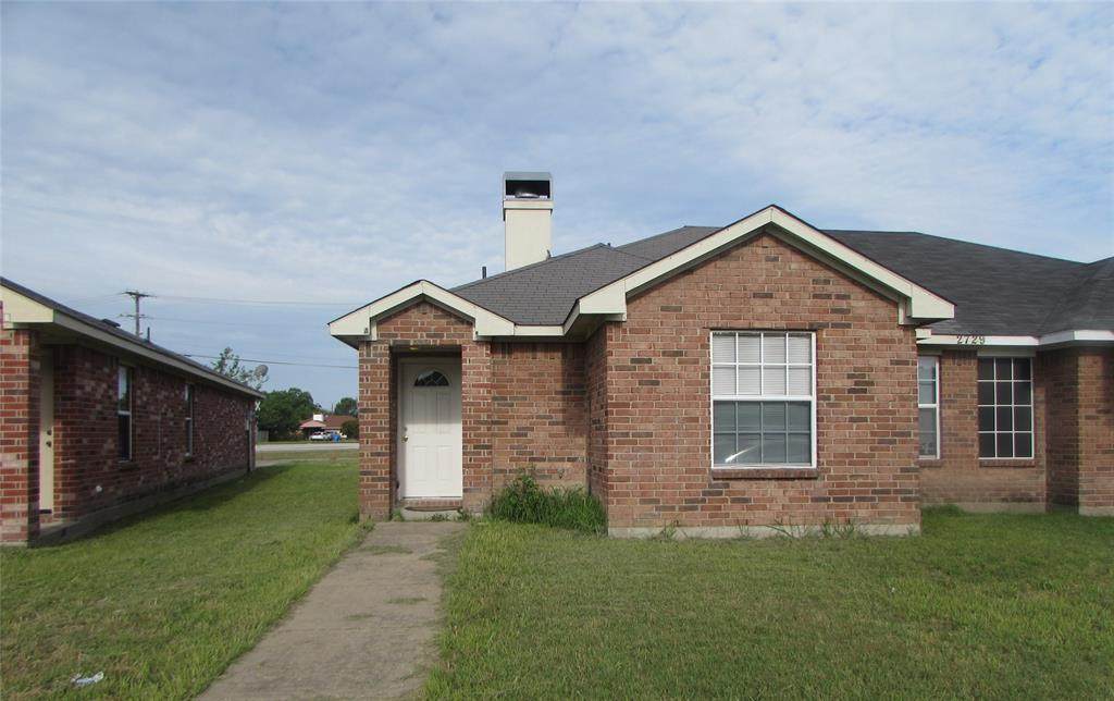 2729 Clemson Circle - Photo 1