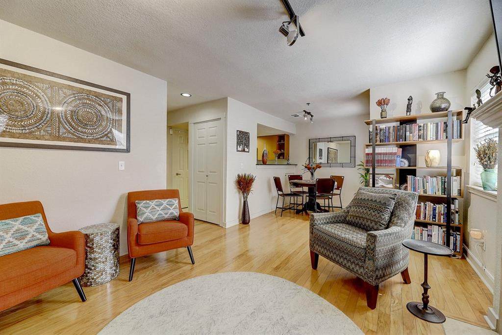 3901 Travis Street - Photo 1