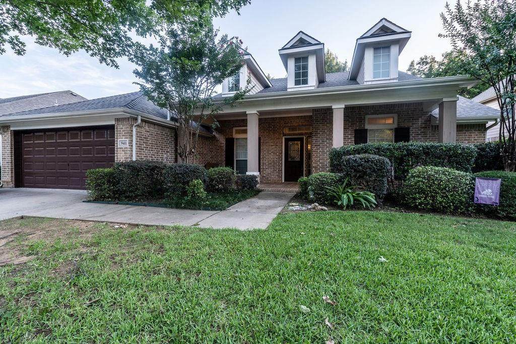 941 Fall Creek - Photo 1